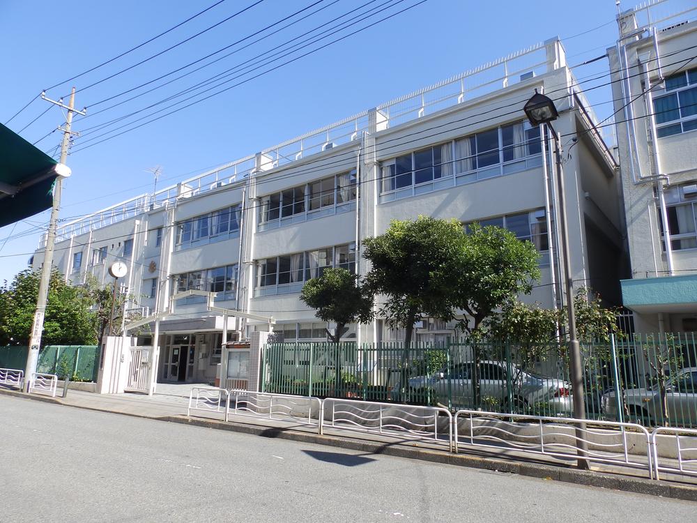 Junior high school. 778m to Koto Ward Shenzhen second junior high school