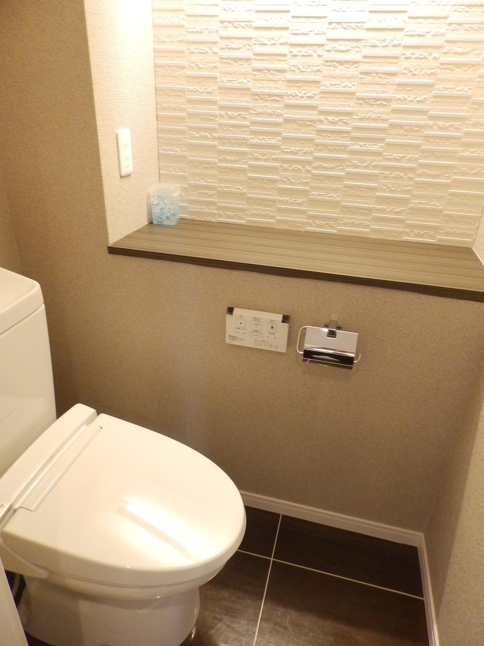 Toilet. Indoor (11 May 2013) Shooting