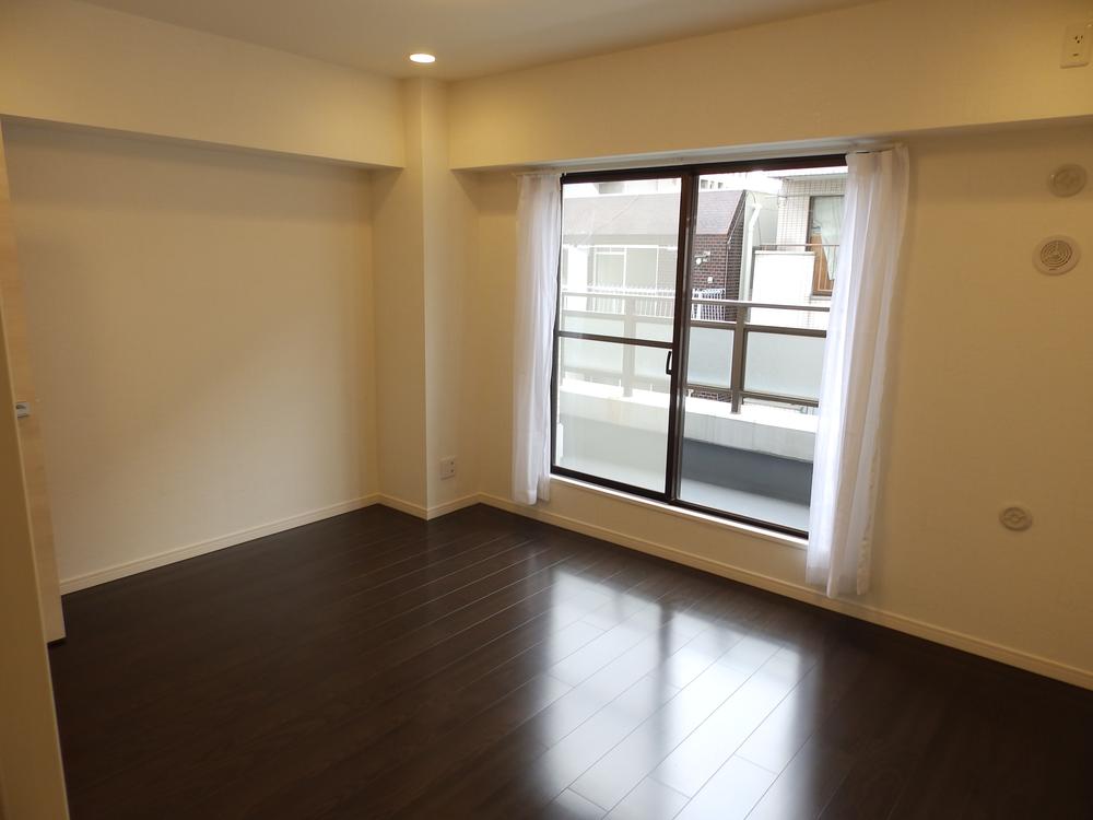 Non-living room. Indoor (11 May 2013) Shooting