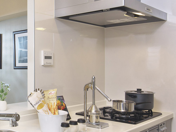 Kitchen.  [Kitchen Panel] Adopt a kitchen panel of antibacterial specifications. You can clean easy just wipe a quick. You can clean hold at any time the kitchen wall.