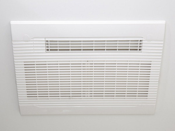 Bathing-wash room.  [Bathroom ventilation dryer] The ventilation and drying after bathing, It kept clean in the bathroom. Heating before bathing in the cold season, You can also dry the laundry on the day of rain.