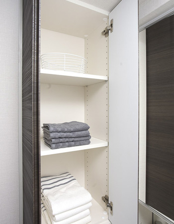 Bathing-wash room.  [Linen cabinet] Convenient linen cabinet installation in the storage such as sanitary supplies. It maintains the integrity of the organized space.
