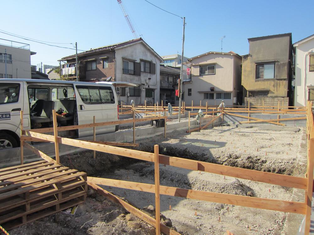 Local appearance photo. Local (12 May 2013) Shooting