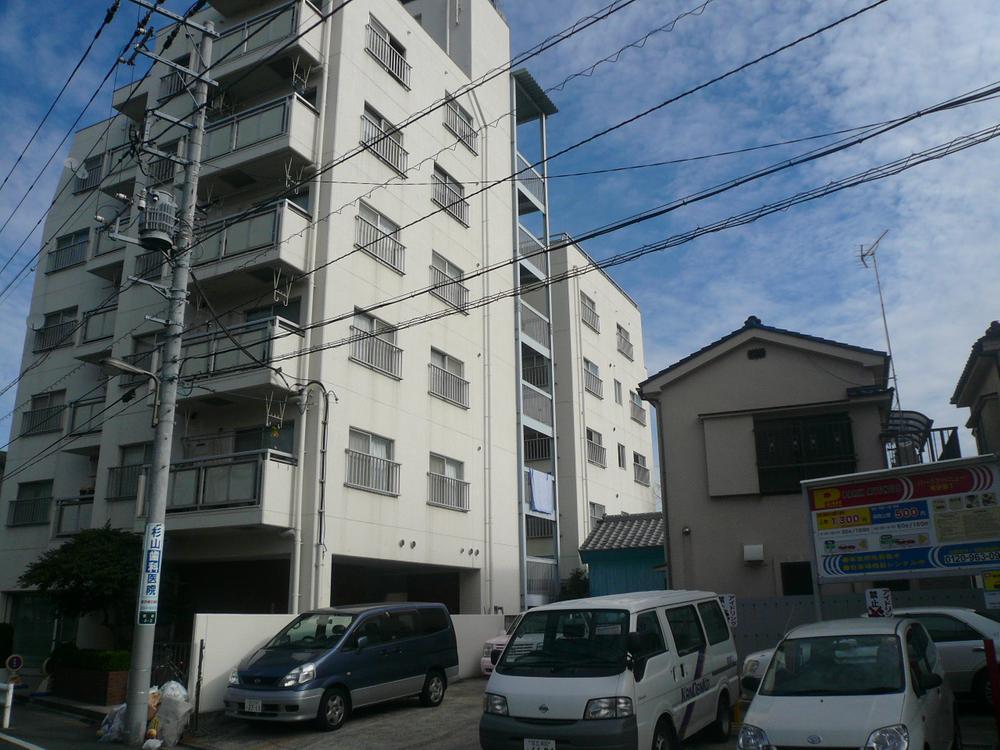 Local appearance photo. Local (12 May 2013) Shooting