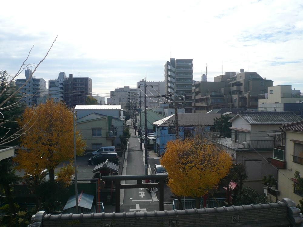 View photos from the dwelling unit. View from the site (December 2013) Shooting