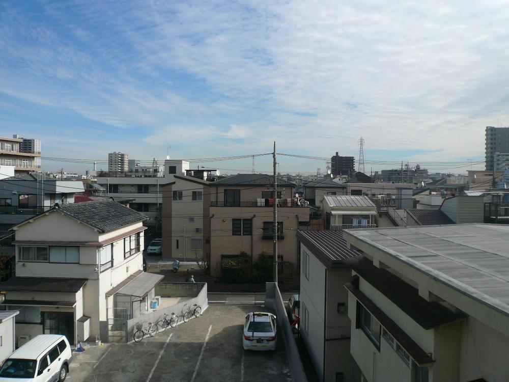 View photos from the dwelling unit. View from the site (December 2013) Shooting