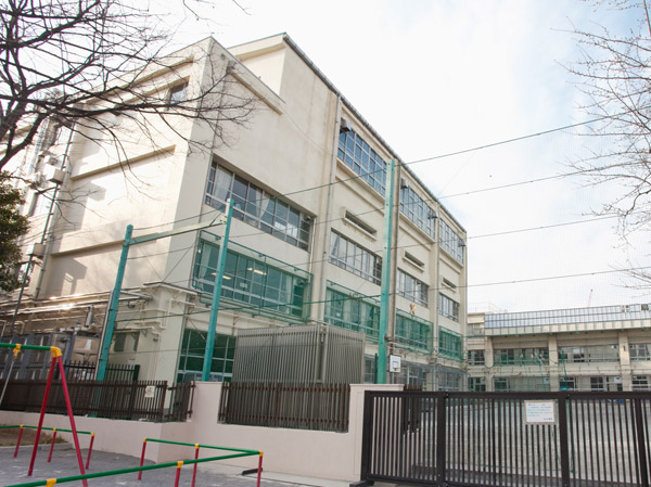 Surrounding environment. Ogibashi elementary school (about 300m ・ 4-minute walk)