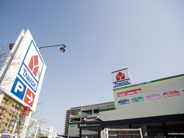 Surrounding environment. Yamada Denki Tecc Land New Koto Tide store (about 490m, 7-minute walk)