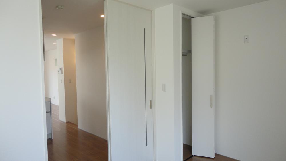 Non-living room. 2F 5.14 Pledge closet