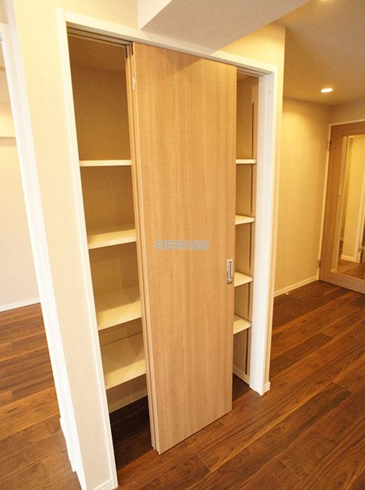 Living. Storage of living. We put put a little thing