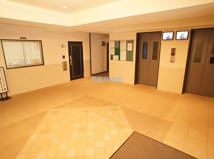 Entrance. Showa Built in the year 50 is the goodness of the management do not think