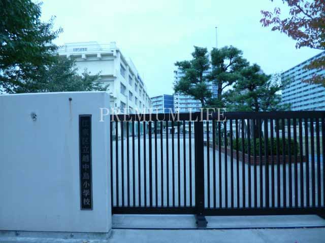 Primary school. 240m to Koto Ward Etchujima Elementary School