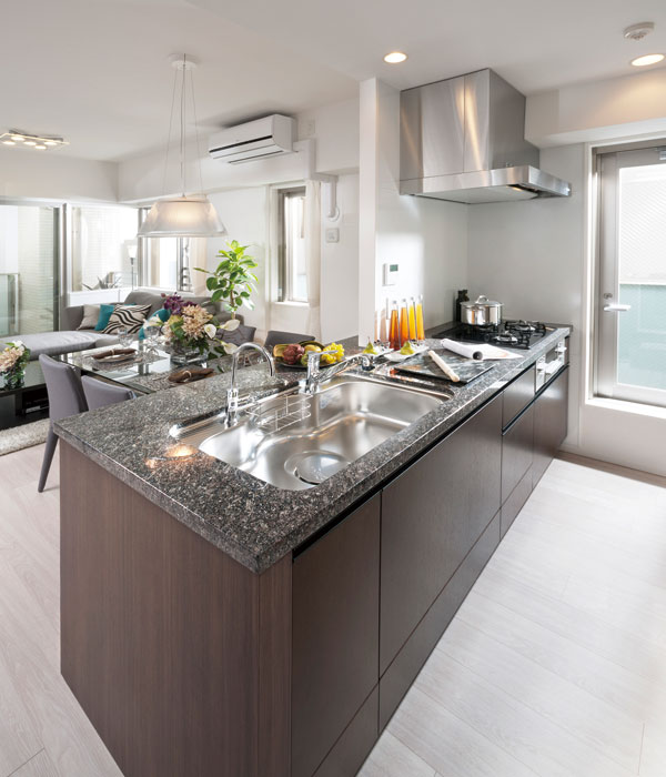 Kitchen.  [kitchen] A comfortable fun son-in-law every day. The trappings of the kitchen space dignity high as interior, Natural stone counters and texture rich veneer surface material. And grace to produce a daily kitchen work.