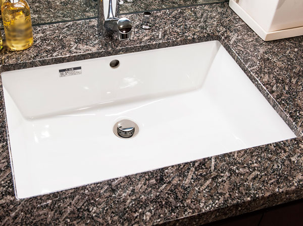 Bathing-wash room.  [Natural stone Square bowl heck counter] Adopt a magnificent natural stone counter top. And combined produce a space in stylish and earthenware bowl of square shape.