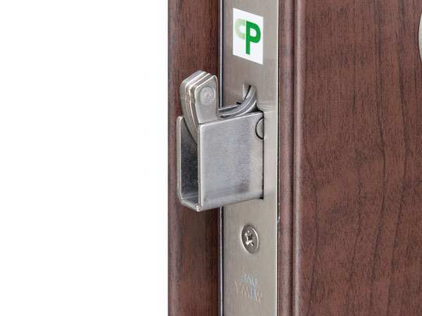 Security.  [Sickle dead lock] Strong sickle dead lock to pry open the door by the tool, such as a bar. And it exhibits a high crime prevention. (Same specifications)