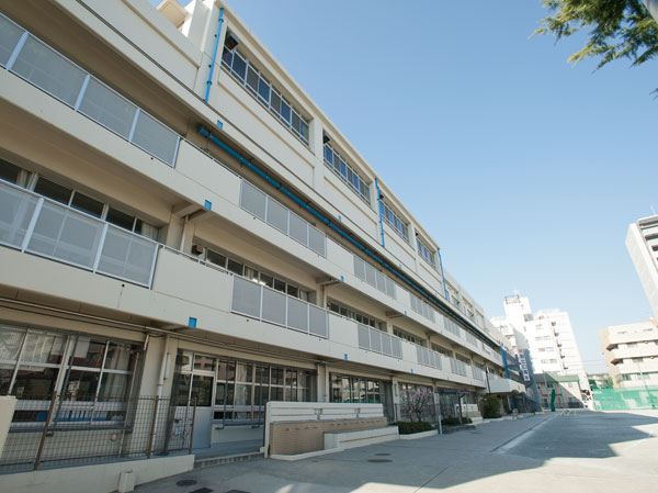 Surrounding environment. Ward first osprey the town elementary school (8-minute walk / About 620m)