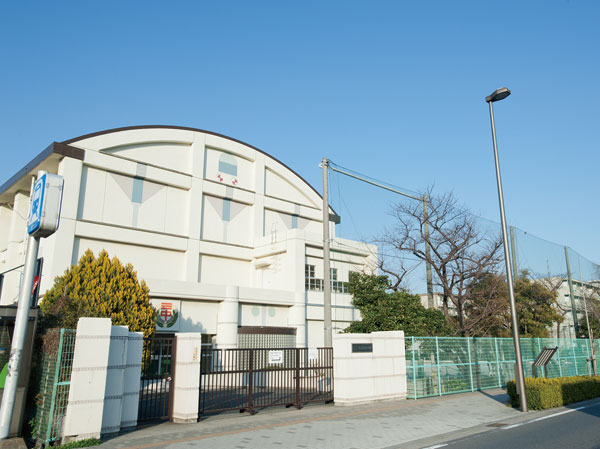 Surrounding environment. Ward first osprey-cho, junior high school (7 min walk / About 510m)