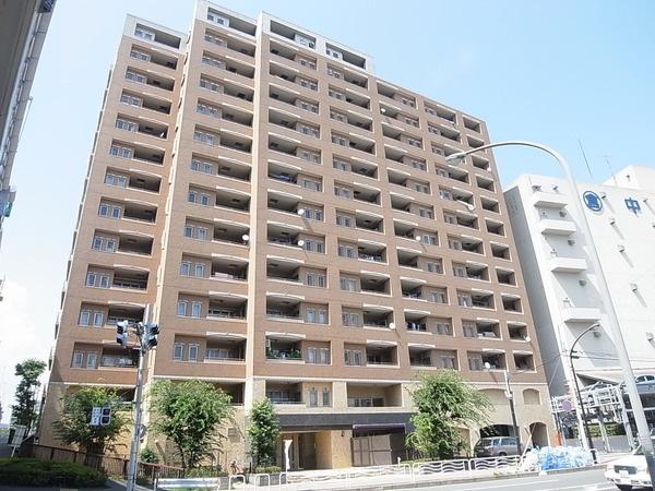 Local appearance photo. Parking: Free / Month management fee: 20160 yen / Month repair reserve: 12160 yen / Month