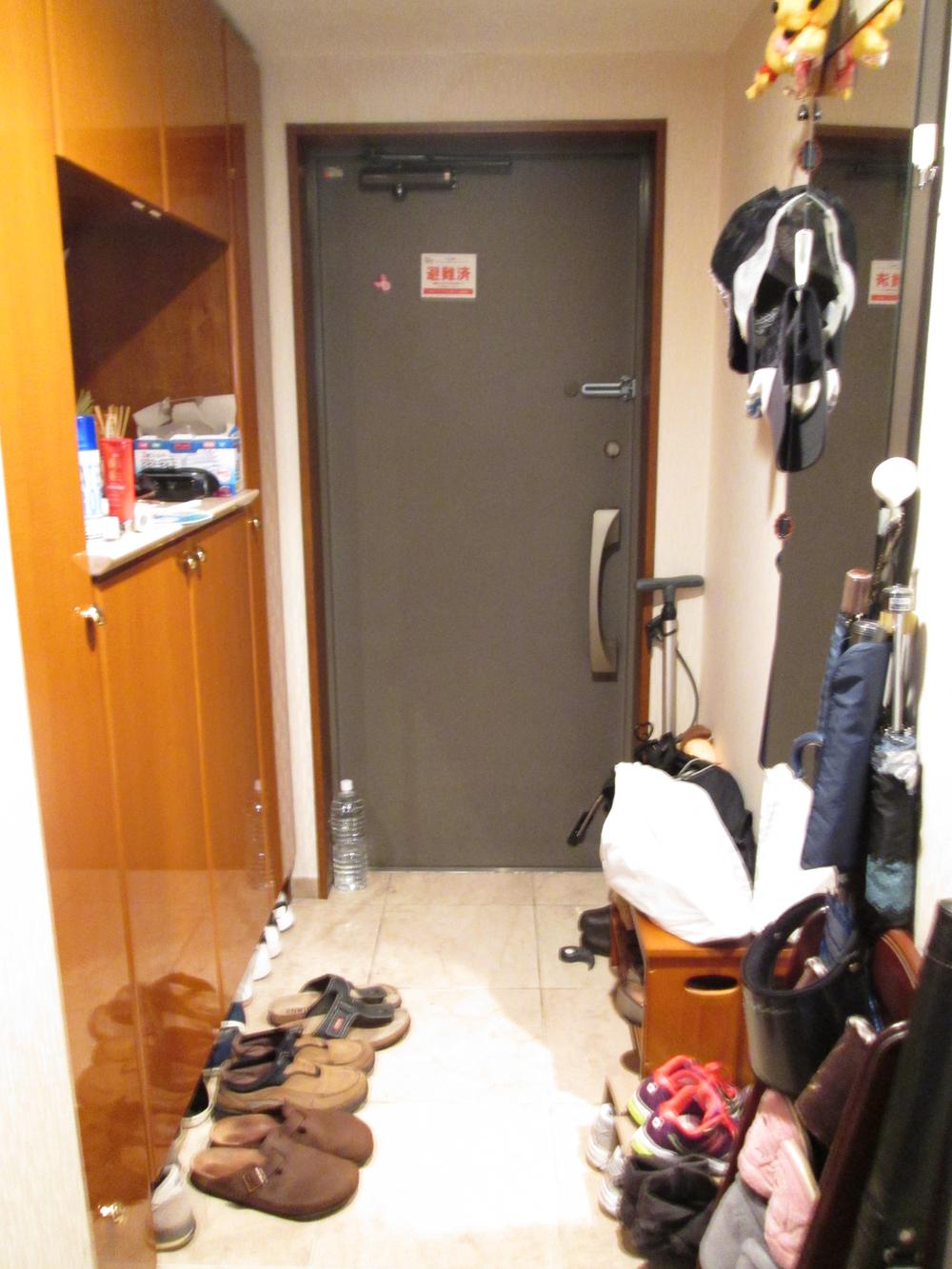 Entrance. There boots and many others can be accommodated footwear input is