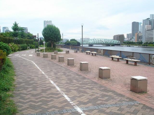 Other local. Municipal Etchujima park about 20m