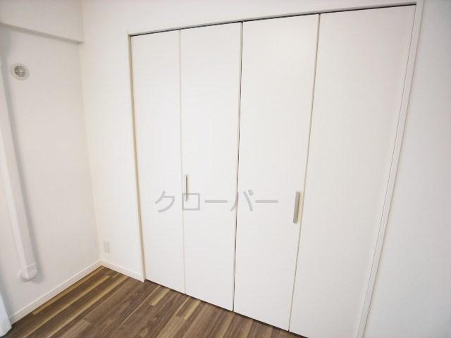 Receipt. Western style room closet