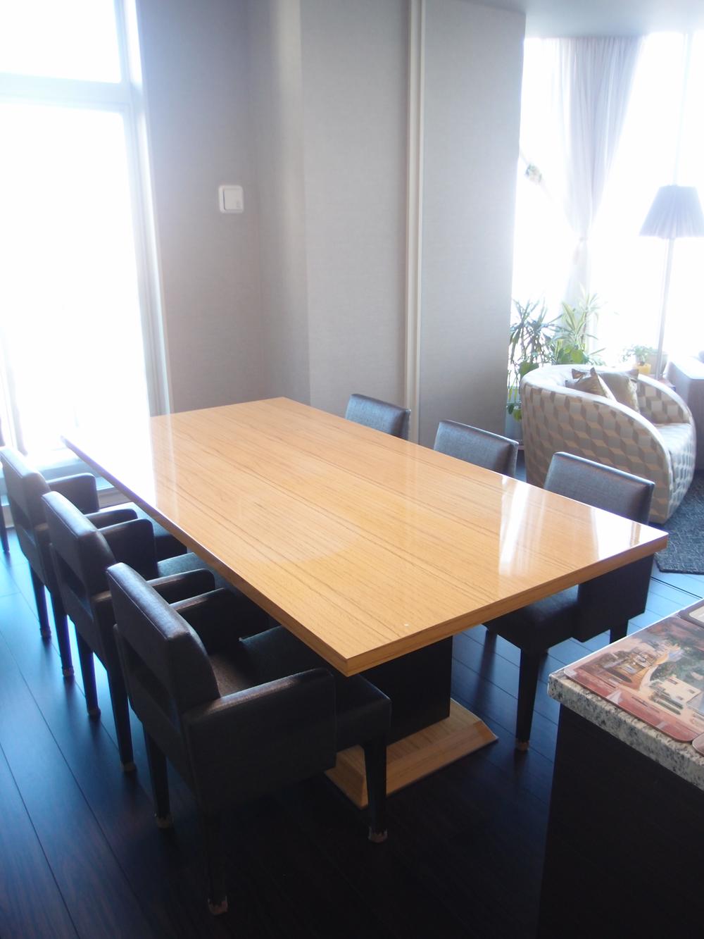 Living. Dining (about 8.1 tatami mats)