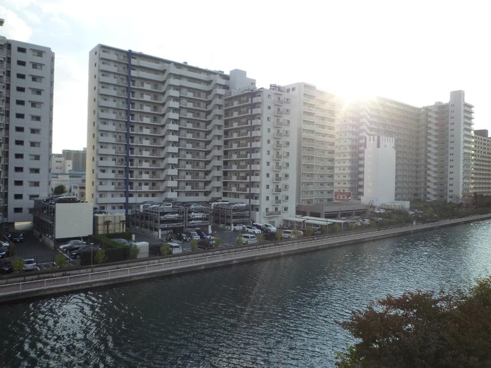 View photos from the dwelling unit. View from the south balcony (November 2013) Shooting
