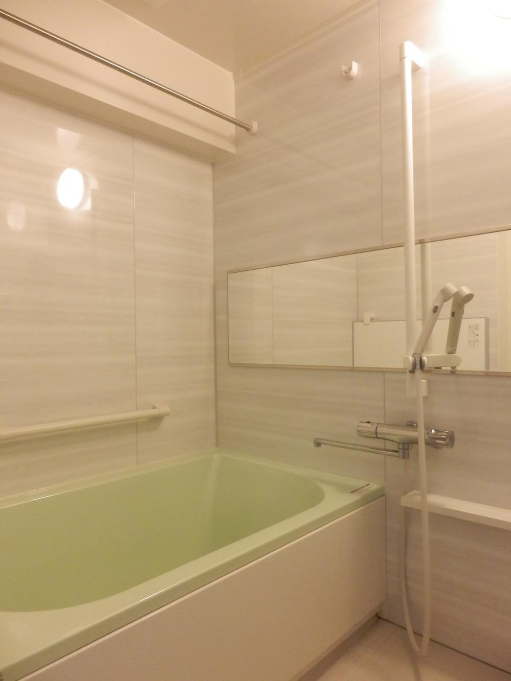 Bathroom. Indoor (12 May 2013) Shooting