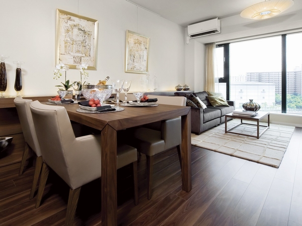 Living the bright sunshine is plugged ・ dining