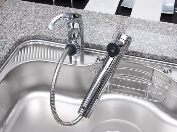 Kitchen.  [Single-lever shower faucet with a built-in water purification cartridge] The amount of water in the lever operation one, Installing the temperature adjustable single-lever faucet. Since the pull out the shower head, It is also useful, such as sink cleaning. Also, You can use the delicious water has a built-in water purification cartridge.  ※ Cartridge replacement costs will be separately paid.  ※ Top grade will water purifier is a separate attachment.