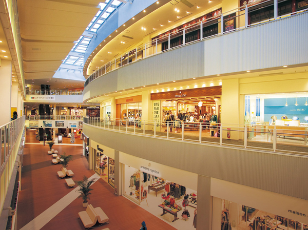 Surrounding environment. Urban Dock LaLaport Toyosu (walk from the local 6 minutes ・ About 440m)