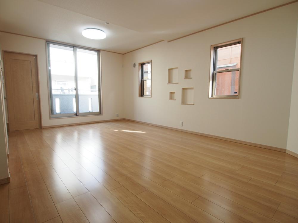 Living. Local (12 May 2013) Shooting