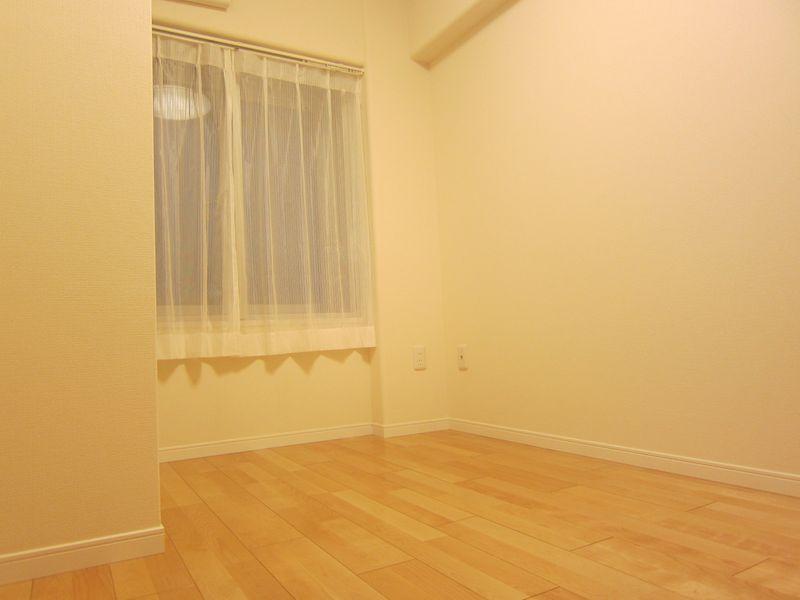 Non-living room. Western-style 4.3 Pledge