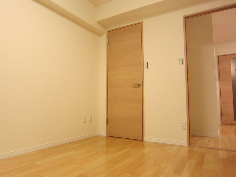 Receipt. Western-style 4.3 Pledge of storage space