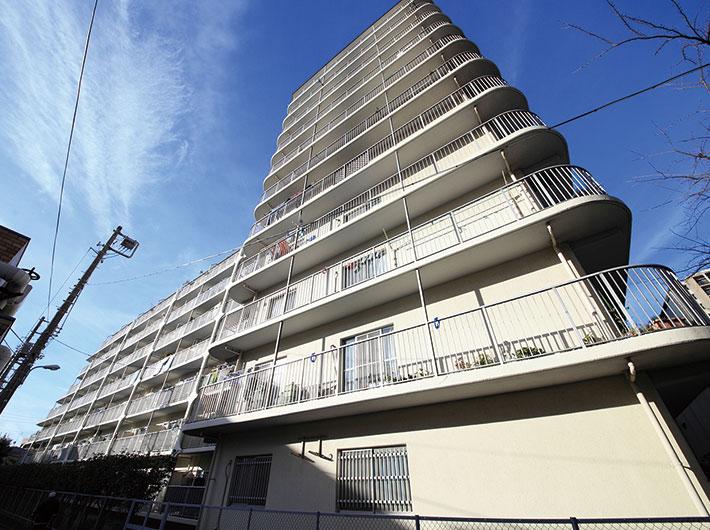 Local appearance photo. tube Management Fee: 7,080 yen / Month repair reserve: 12,440 yen / Month bike Area: 6,000 yen ~ 12,000 yen / Year stationed ring Place: 1,000 / Year stationed car Places: 27,000 yen / Month