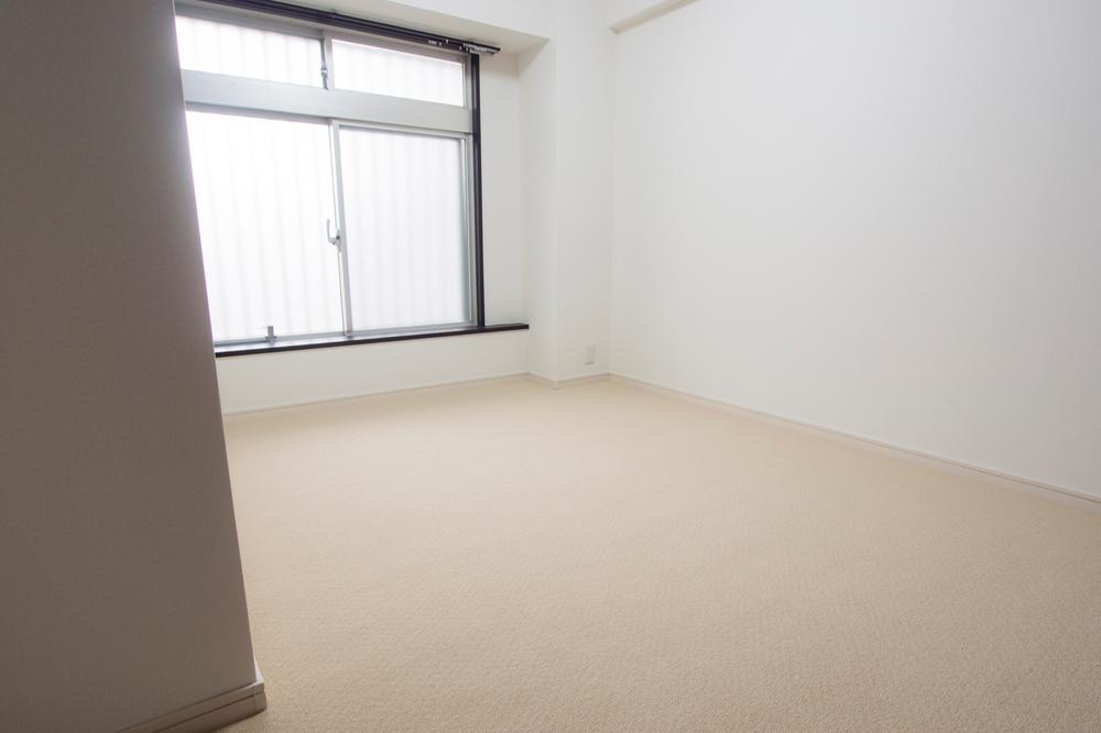 Non-living room. Indoor (12 May 2013) Shooting