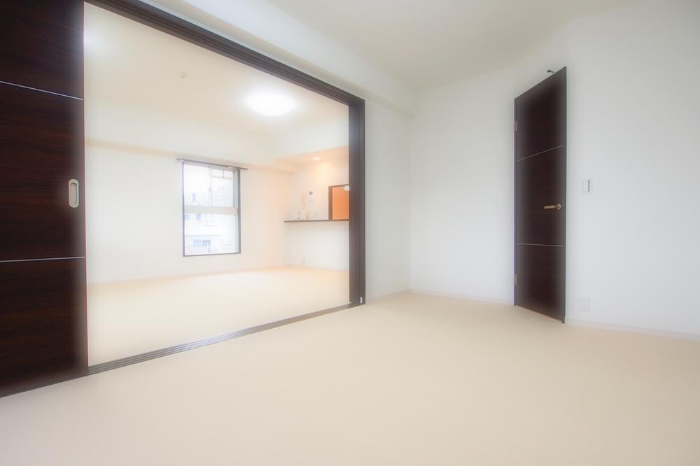 Non-living room. Indoor (12 May 2013) Shooting