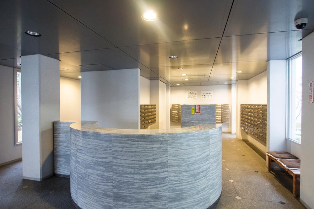 Entrance. Common areas