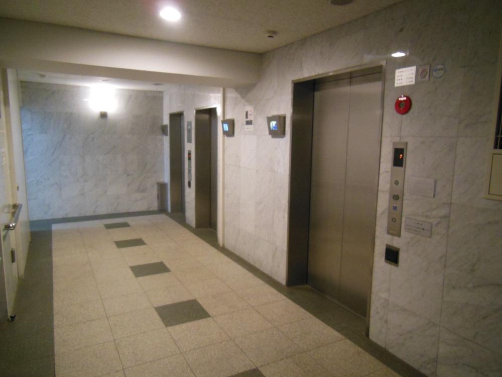 Other common areas. Elevator There are three groups.