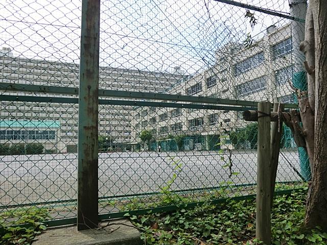 Junior high school. Minamisuna until junior high school 500m