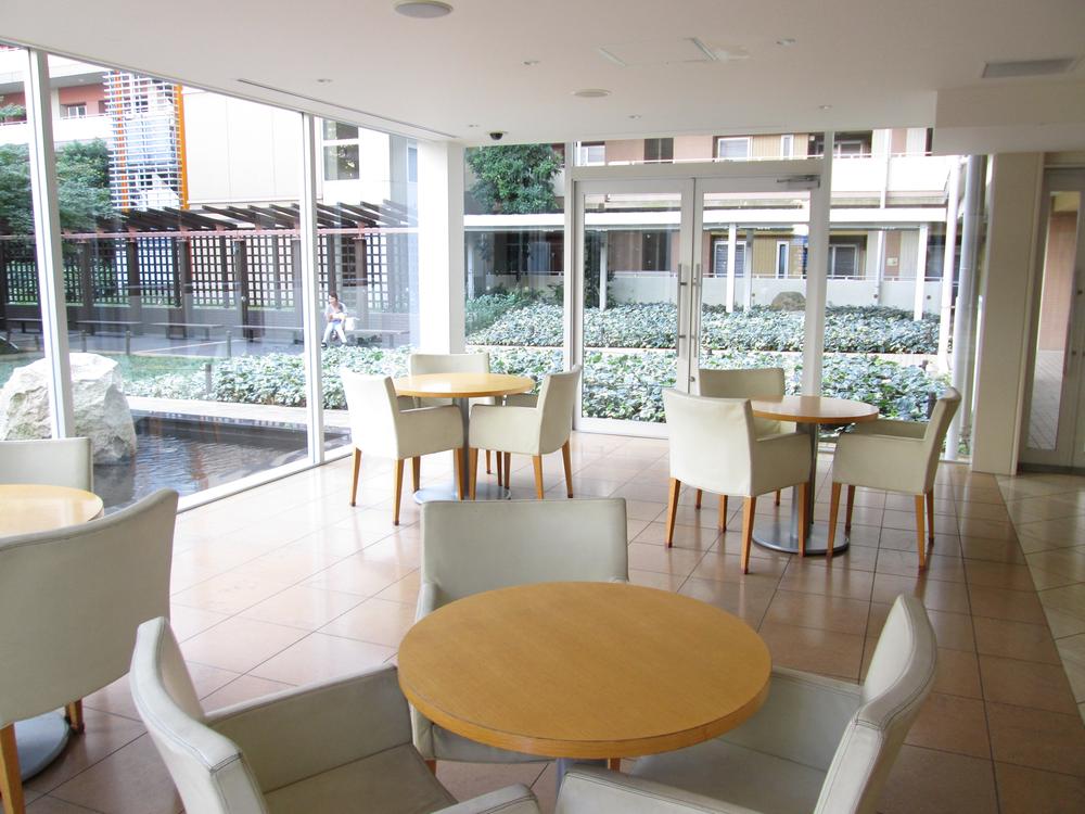 Other common areas. Cafe Gran