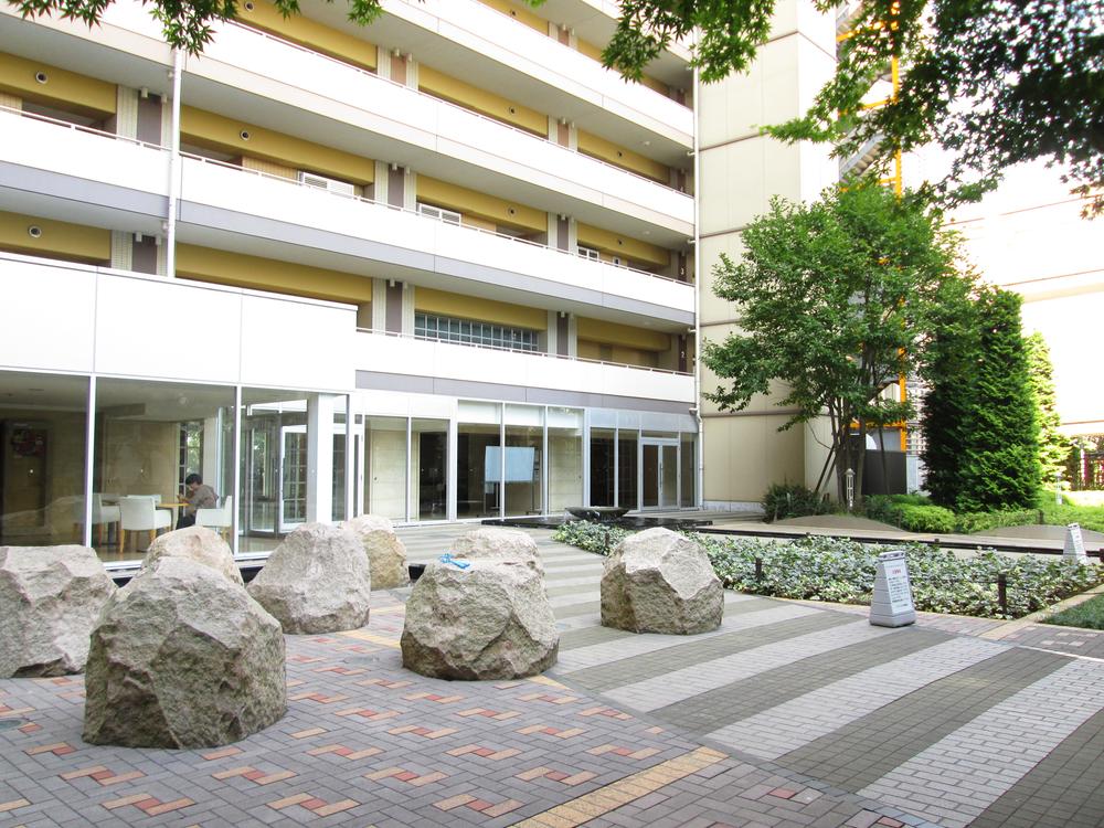 Other common areas. Inner Garden (Auto-lock courtyard)