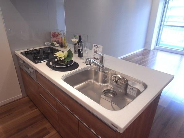 Kitchen. Administrative expenses: 5348 yen / Month repair reserve: 697 yen / Month long-term repair reserve: 10002 yen / Month