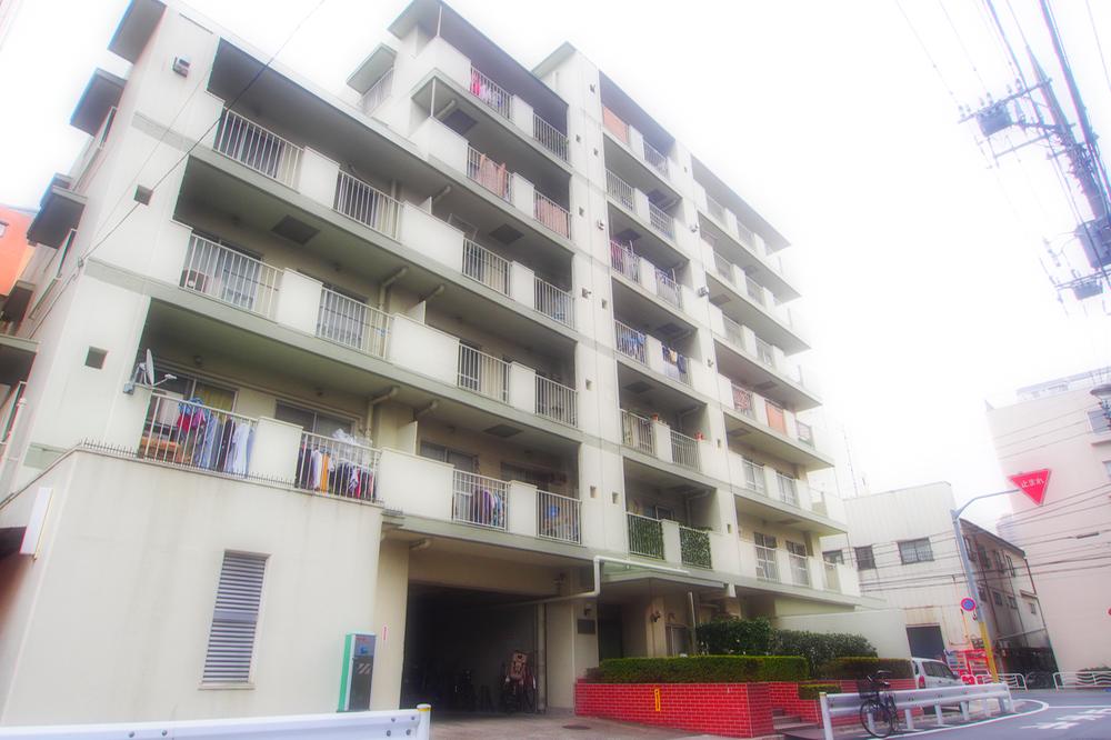 Local appearance photo. Local (12 May 2013) Shooting