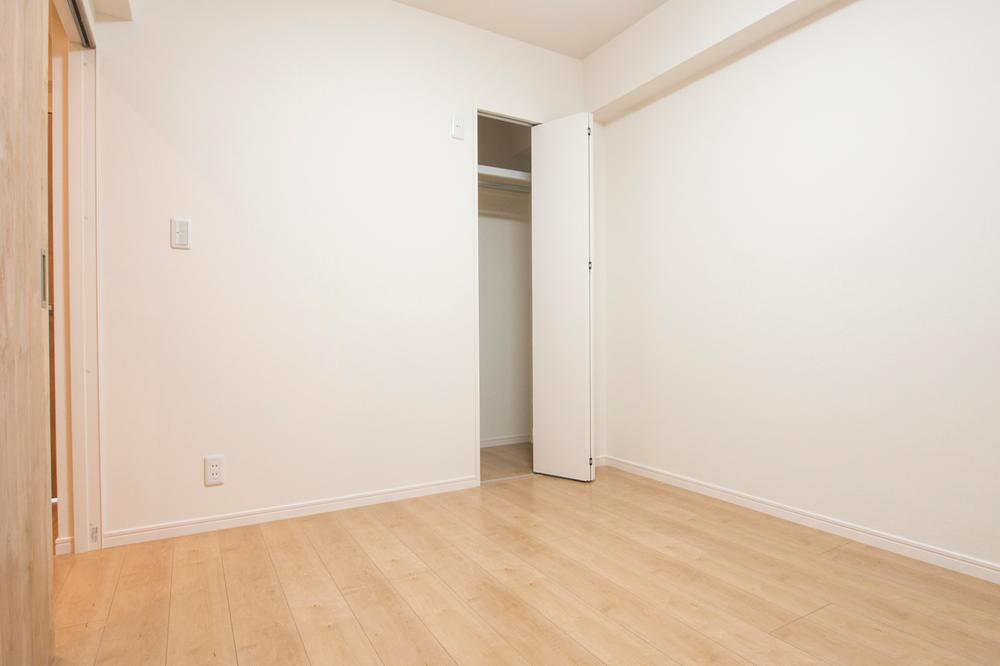 Non-living room. Indoor (12 May 2013) Shooting