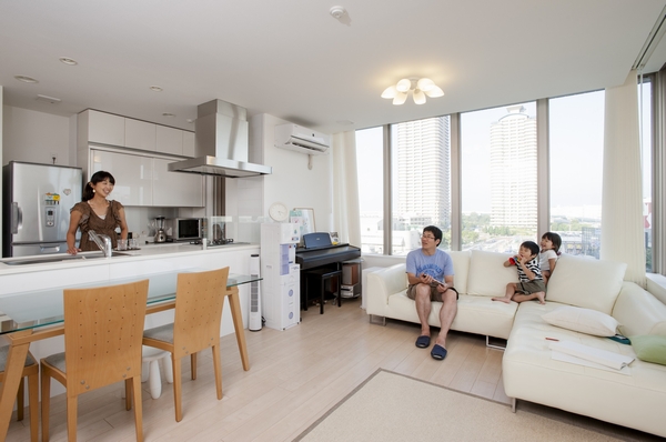 I had been longing to K's family "open kitchen. The friends who came to play, Large windows and the kitchen is the popular "(your home (85B type) July 2013 shooting at LD)