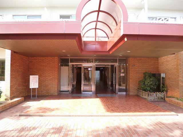 Entrance. Management system good and very clean apartment