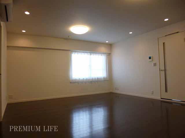 Living.  [15.5 Pledge of LDK] Per renovation completed, New construction similar.