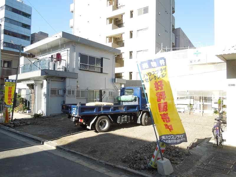 Local appearance photo. Local (12 May 2013) Shooting