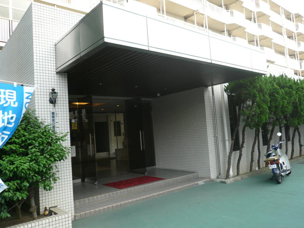 Entrance. Common areas